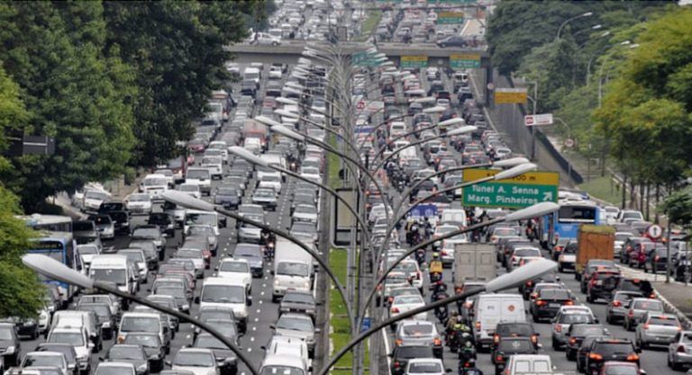 Use These Apps to Avoid Traffic Jams That Can Ruin an RV Trip