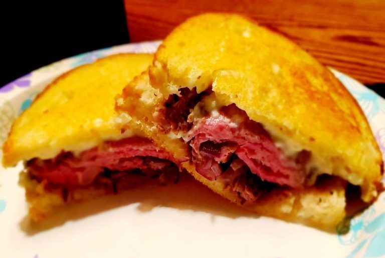 Beef Tenderloin Sandwich with blue cheese