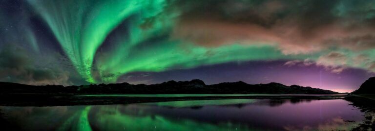 How to See the Northern Lights in North America in Your RV